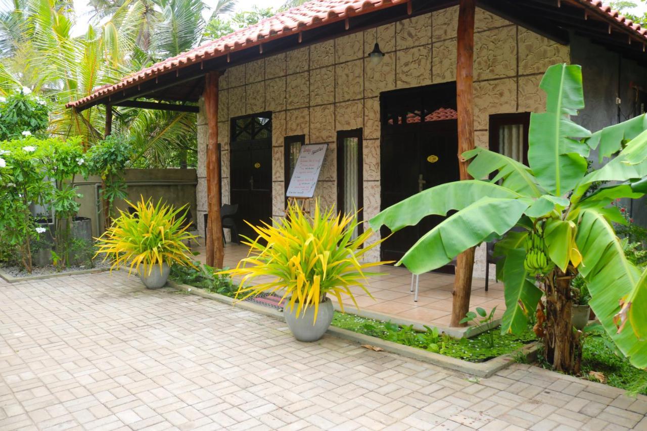 Maple Leaf Hotel Negombo Eksteriør bilde