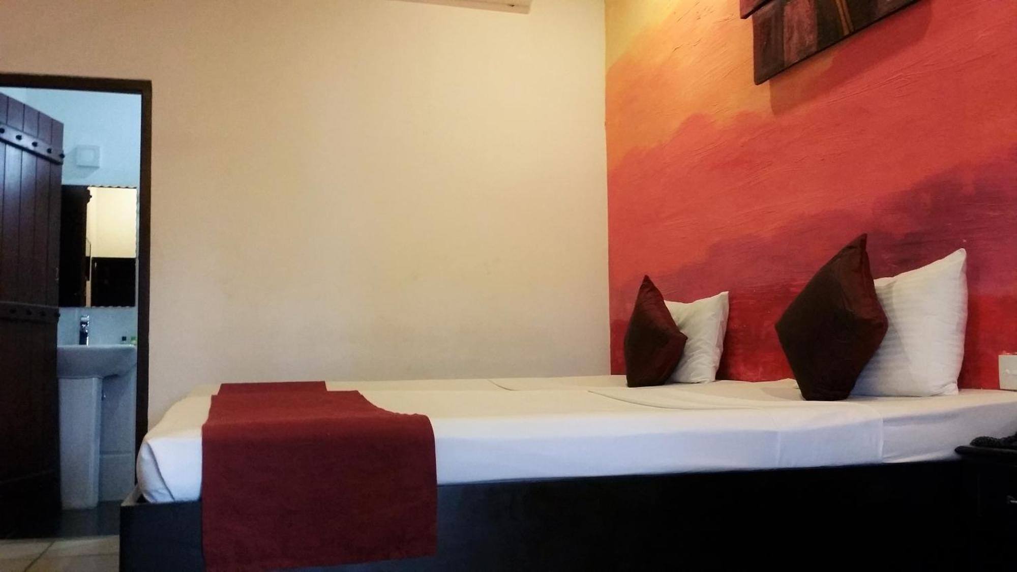 Maple Leaf Hotel Negombo Eksteriør bilde
